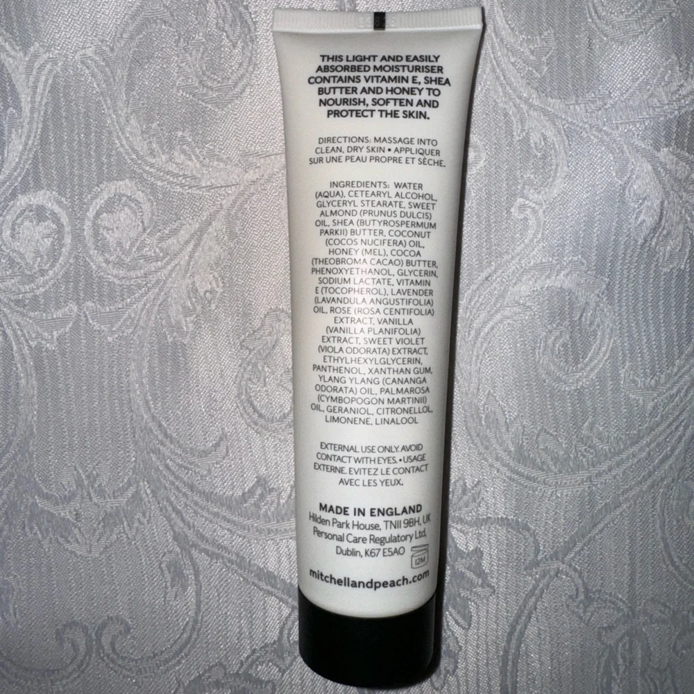 MITCHELL AND PEACH
English Growers
FLORA NO.I
BODY SOUFFLÉ
100 ML / 3.38 FL.OZ. - Picture 6 of 10